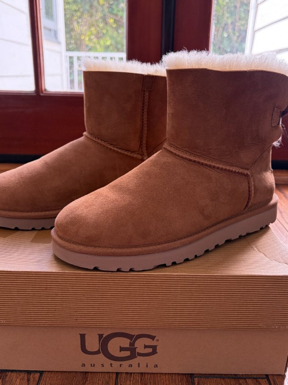 UGG Original Mini Bailey Bow Boots Women's - Chestnut Size 8